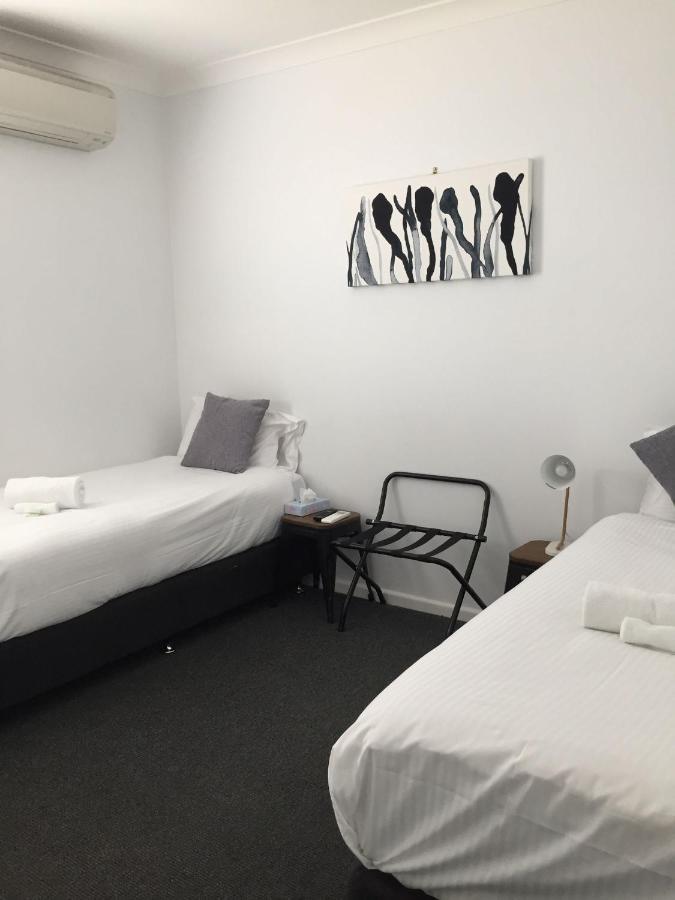 Central Motel Mudgee Bagian luar foto
