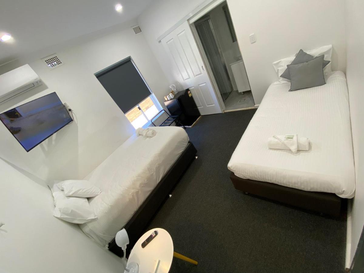 Central Motel Mudgee Bagian luar foto