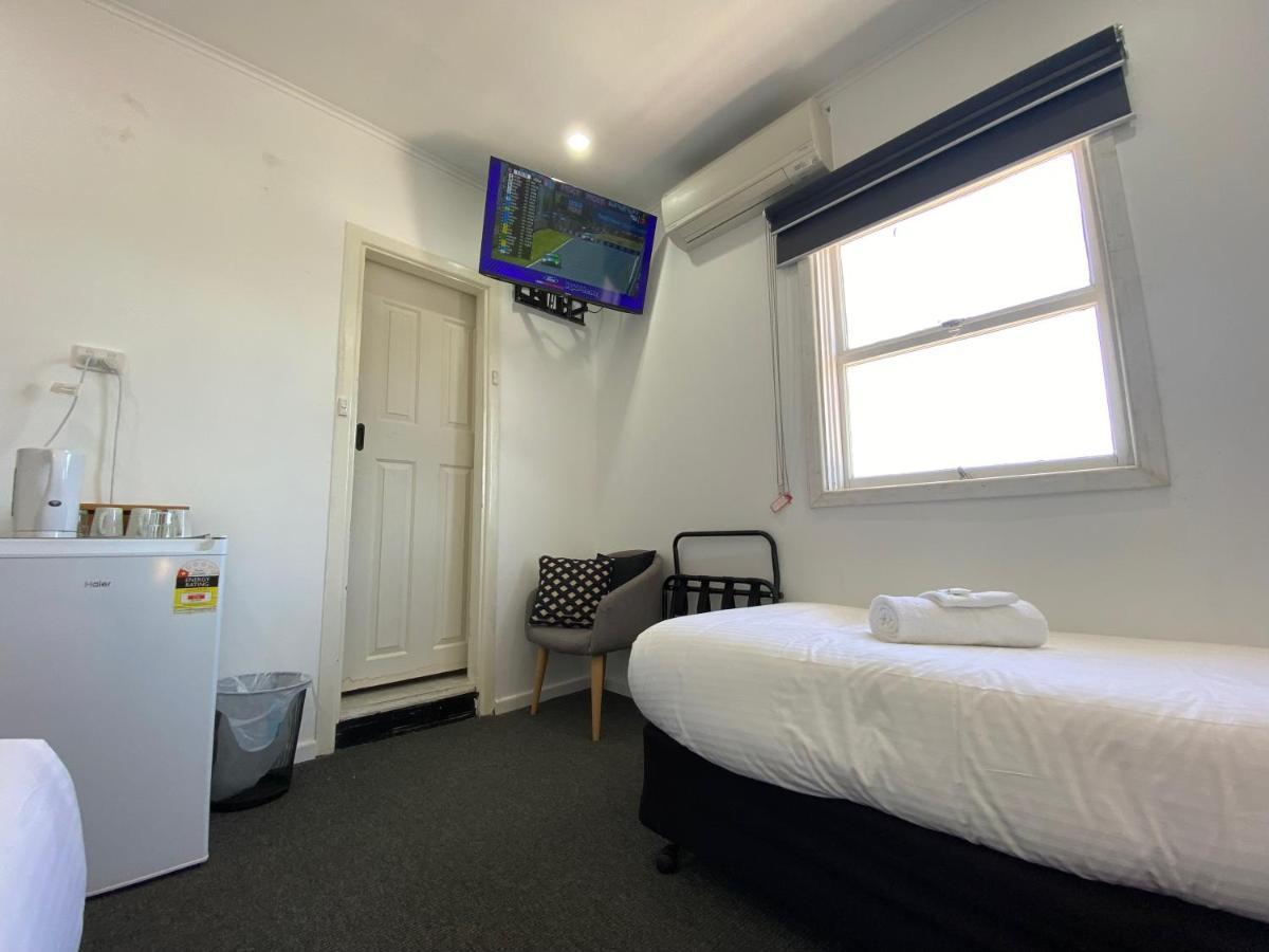 Central Motel Mudgee Bagian luar foto