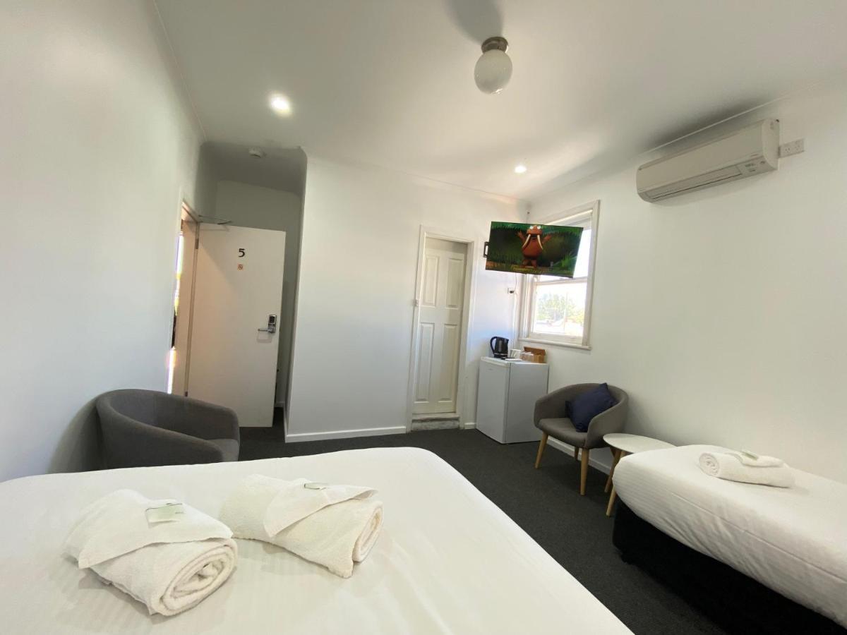 Central Motel Mudgee Bagian luar foto