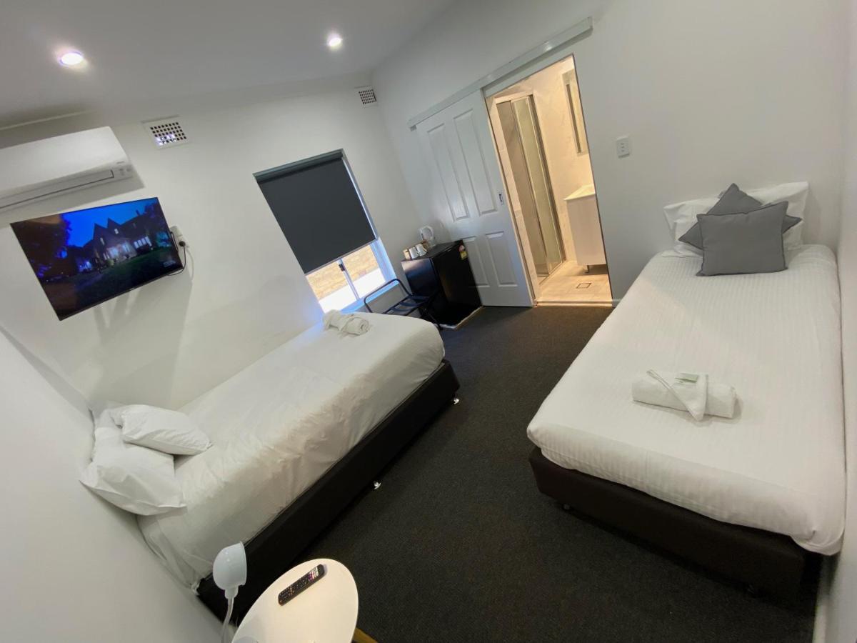 Central Motel Mudgee Bagian luar foto