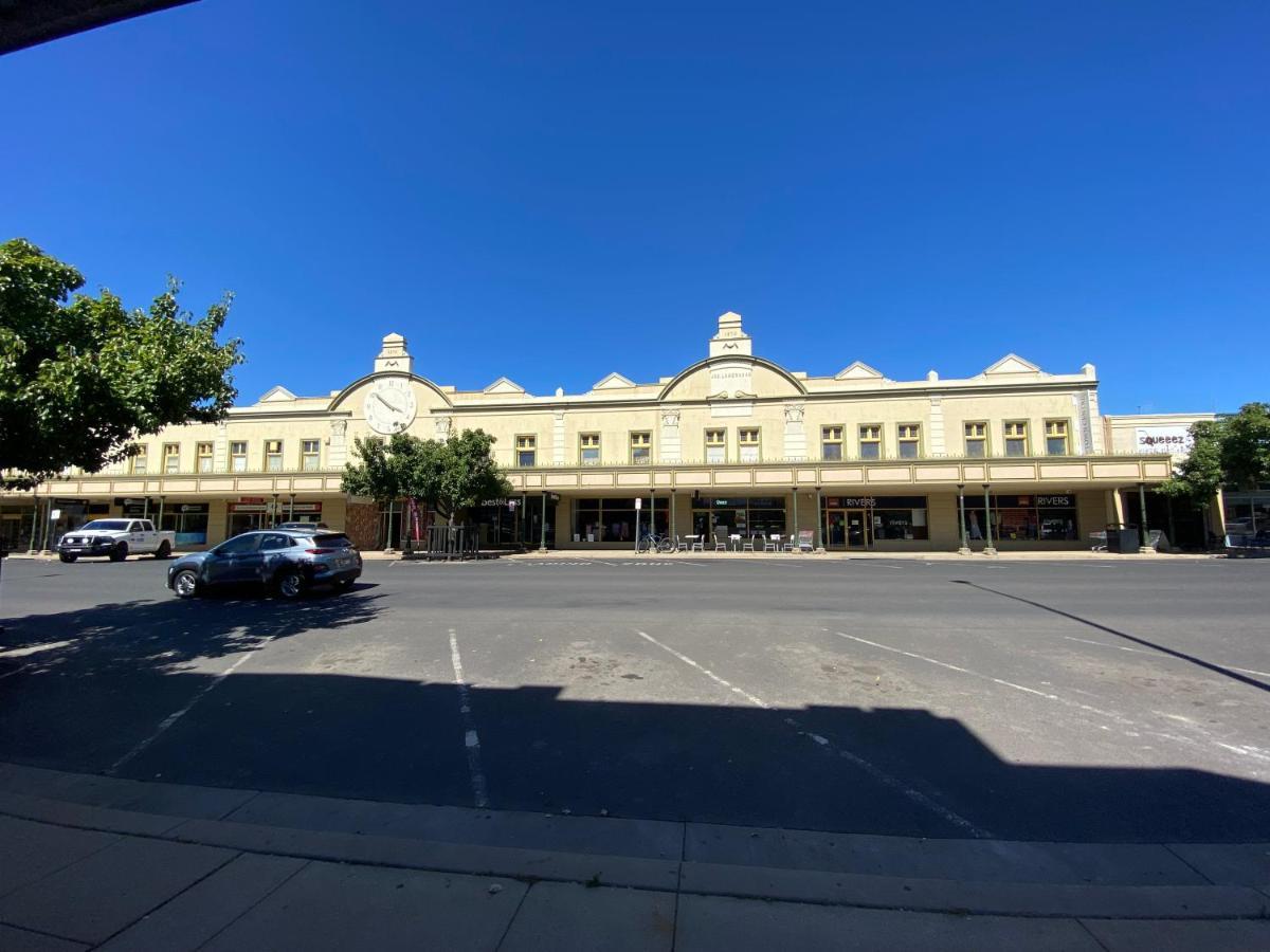 Central Motel Mudgee Bagian luar foto