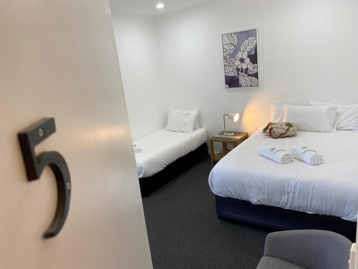 Central Motel Mudgee Bagian luar foto