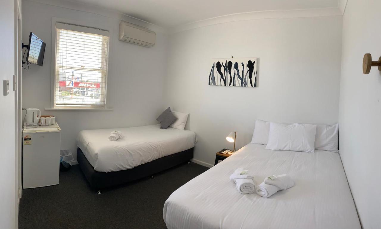 Central Motel Mudgee Bagian luar foto