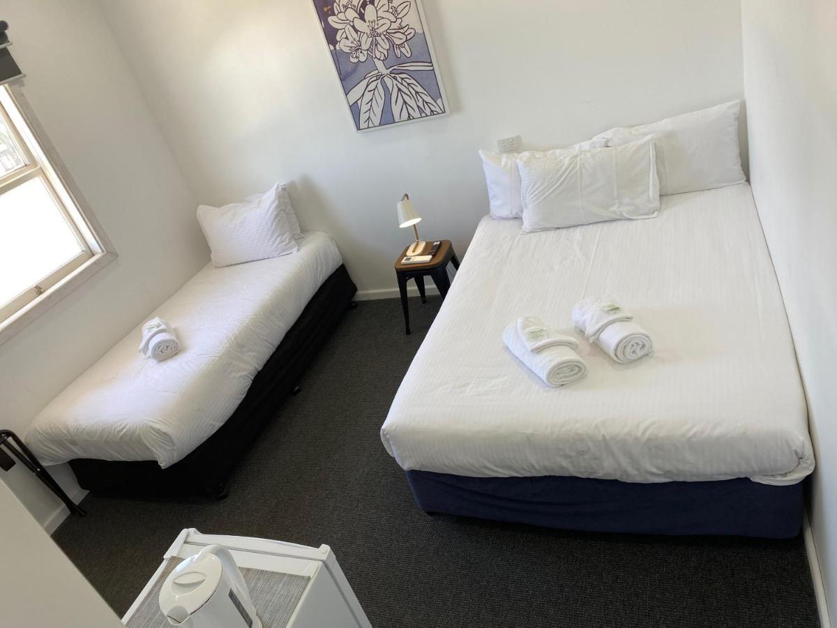 Central Motel Mudgee Bagian luar foto