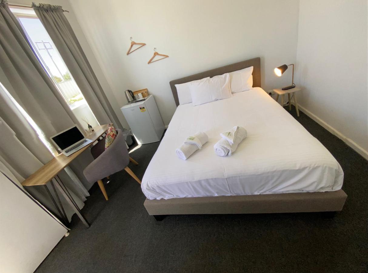 Central Motel Mudgee Bagian luar foto